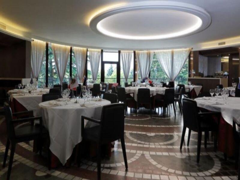 Hotel Pineta بوستو أرسيزيو المظهر الخارجي الصورة