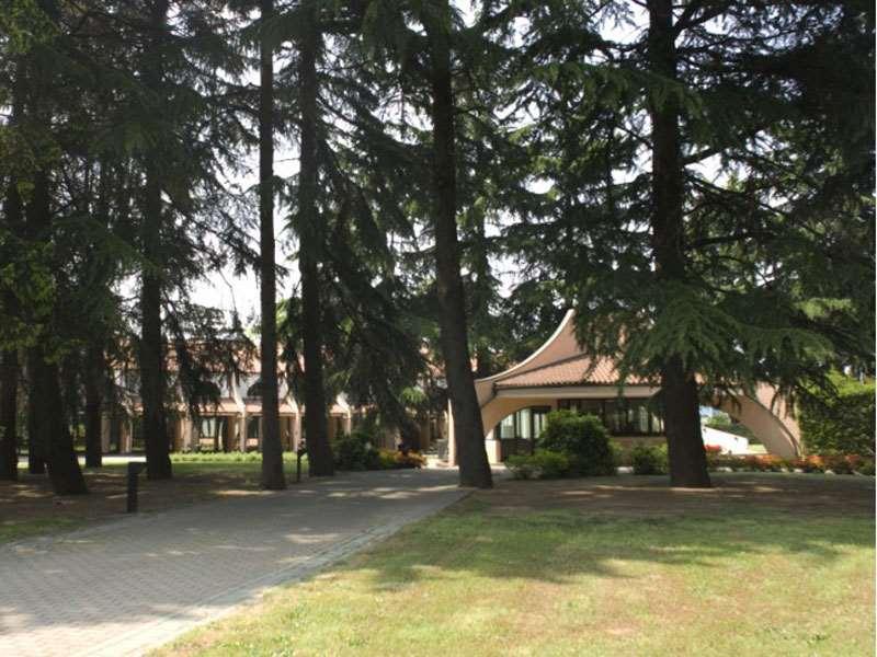Hotel Pineta بوستو أرسيزيو المظهر الخارجي الصورة