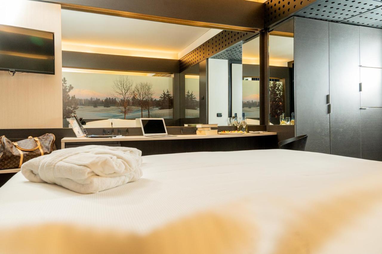 Hotel Pineta بوستو أرسيزيو المظهر الخارجي الصورة