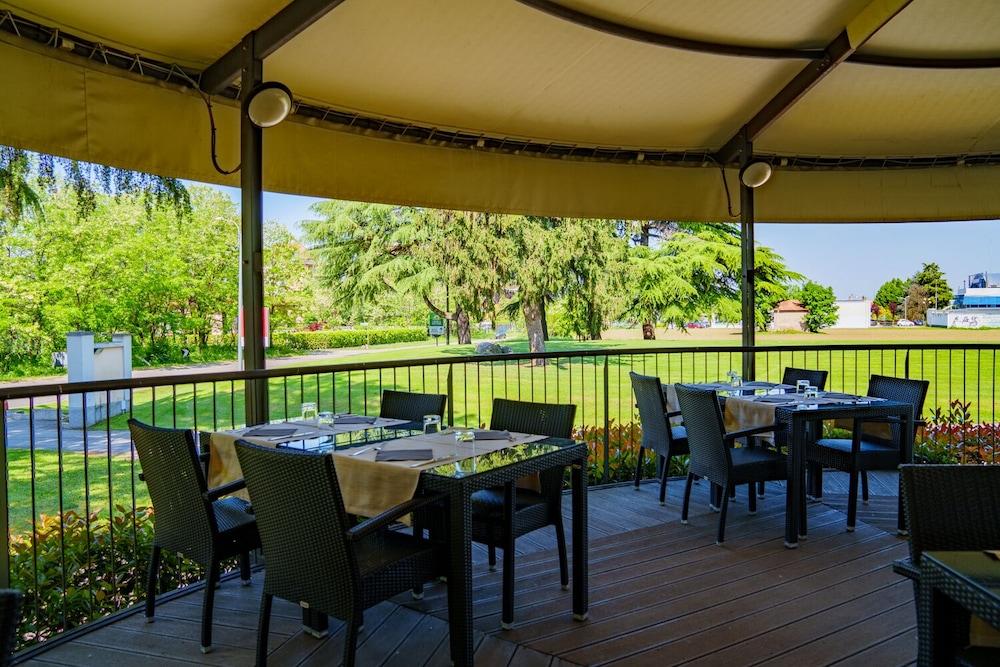 Hotel Pineta بوستو أرسيزيو المظهر الخارجي الصورة
