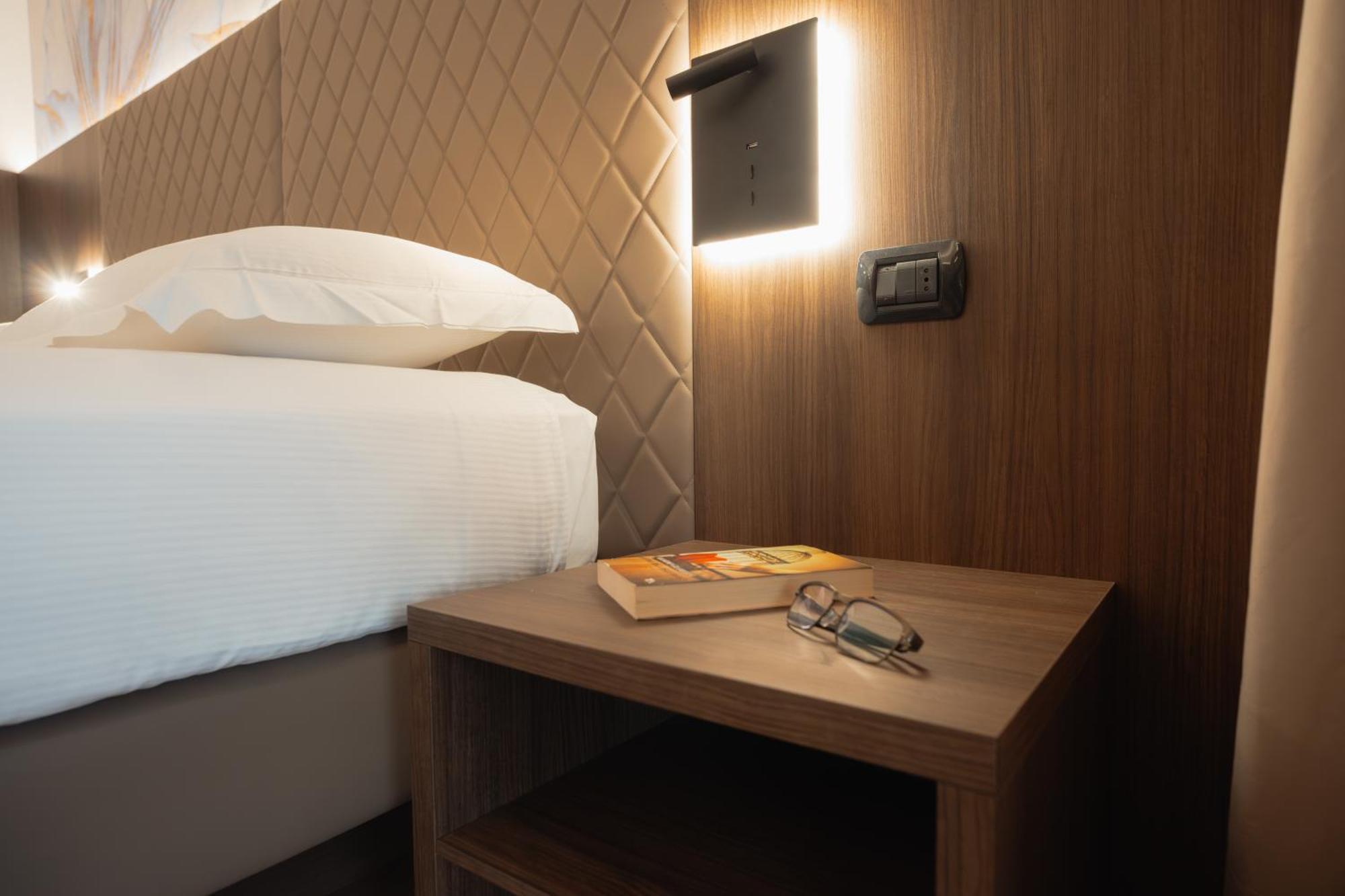 Hotel Pineta بوستو أرسيزيو المظهر الخارجي الصورة